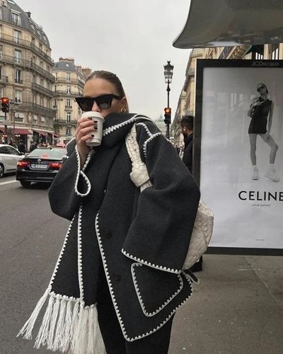 Customer photo review of Toteme Winter Sjaal Jas