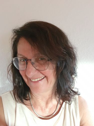 Customer photo review of Profi-Pflanzenhaarfarbe kühles dunkles Mahagony-Braun "cool deep mahagony brown" 90g Nachfüllpack