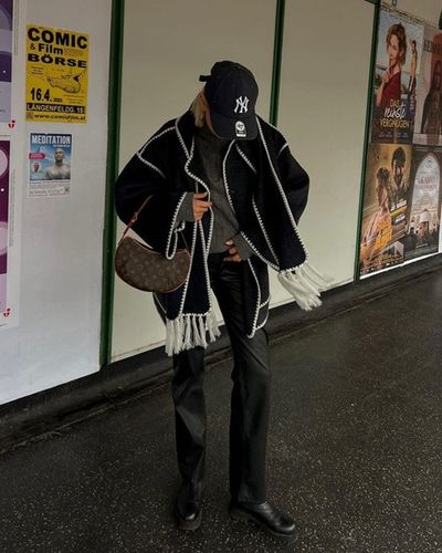 Customer photo review of Toteme Winter Sjaal Jas