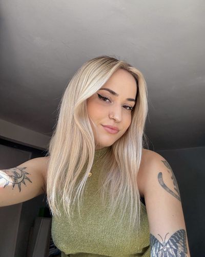 Customer photo review of Piercing Julia