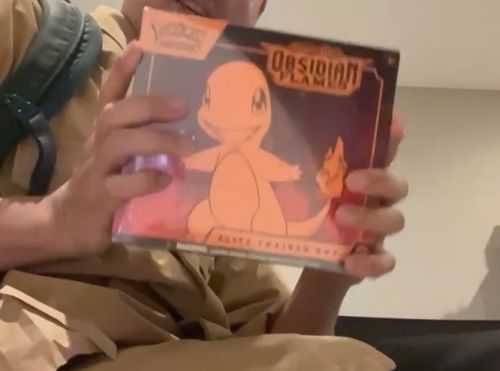 Customer photo review of Pokemon: Scarlet & Violet - Obsidian Flames - Elite Trainer Box