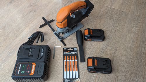 Customer photo review of Scie sauteuse sans fil Evolution R90JGS-Li avec 5 lames multi-matériaux avec batterie 2Ah et chargeur