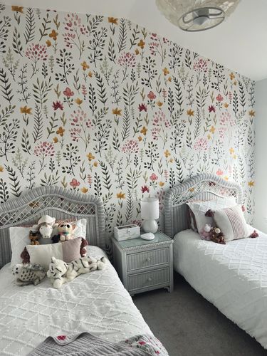 Customer photo review of Rosanna - Watercolor Flower and Plants Wallpaper