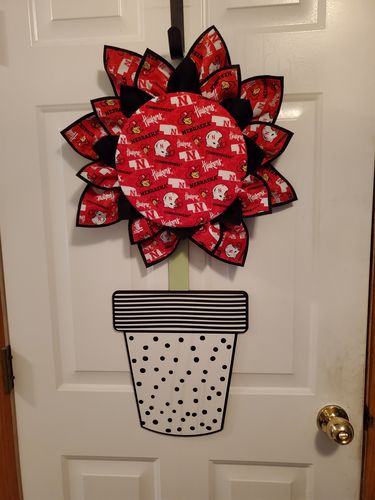 Customer photo review of Flower Wreath Attachment, Flower Pot wood sign, DECOE-W-90029, 19" Door Hanger