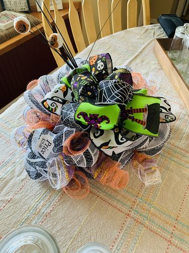 Customer photo review of 10-20" SMALL PENCIL WORK WREATH FORM: BLACK XX167702