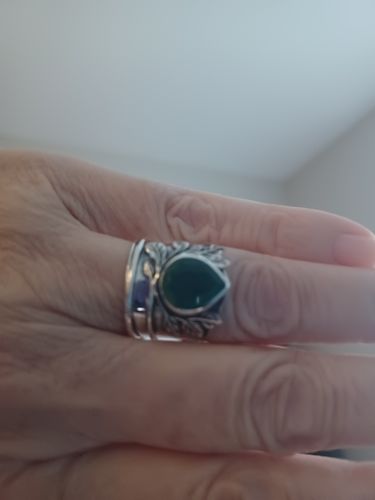 Customer photo review of Leaves Onyx Fidget Ring