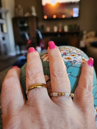 Customer photo review of Pearl Fidget Ring - Gold