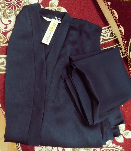 Customer photo review of Navy Blue Zoom Abaya