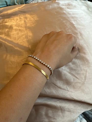 Customer photo review of Tennis Chain Bracelet - Gold