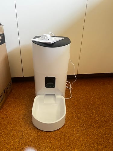 Customer photo review of Pawz Pet Smart Feeder with Camera 9L
