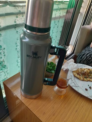 Customer photo review of Stanley Classic Legendary Bottle Yeşil 1.4 L