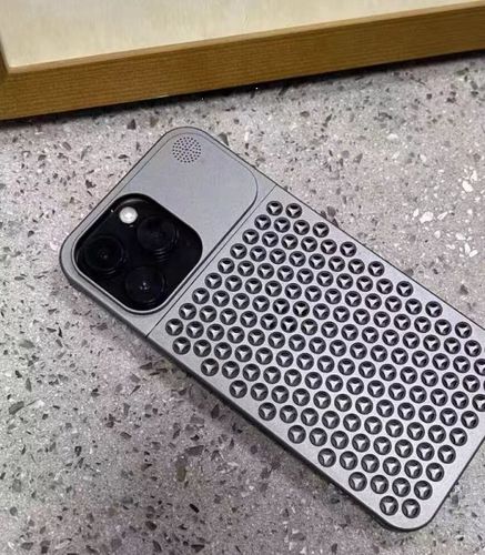 Customer photo review of Premium Aluminum Aromatherapy Heat Dissipation iPhone Case