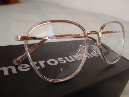 Customer photo review of MetroSunnies Lisa Specs (Champagne) / Con-Strain Blue Light / Anti-Radiation Computer Eyeglasses