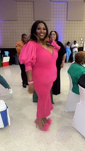 Customer photo review of Sophia Textured Midi Dress