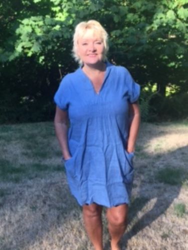 Customer photo review of Meo Linen Pocket Dress (Denim)