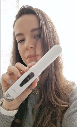 Customer photo review of SUNMAY Voga 2 in 1 Cordless Hair Straightener and Curler for Travelling