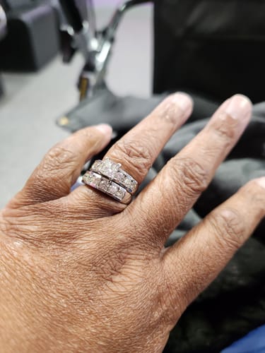 Customer photo review of 2.20-3.35 CT Princess & Round Cut Natural Diamonds - Bridal Set