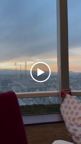 Customer video review of Menú Golden