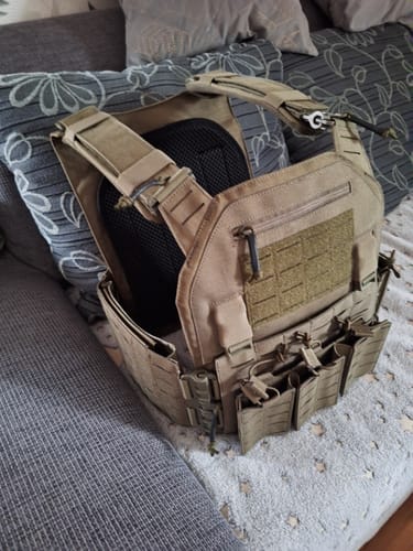 Customer photo review of SHIELD Germany Plattenträger BRAVO Steingrau Oliv - bis SK4 / NIJ IV