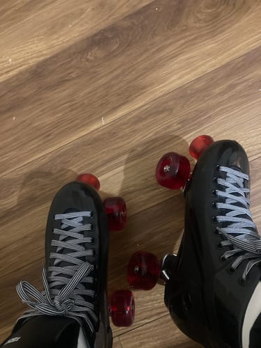 Customer photo review of Ventro Turbo Pro Quad Roller Skates