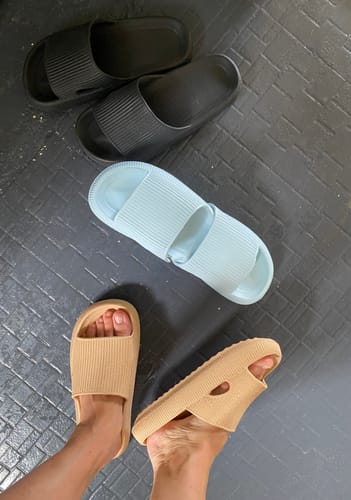 Customer photo review of Original Cushion Slides - Cloud Slides