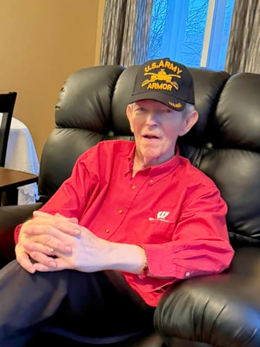 Customer photo review of ARMY Armor Hat Baseball Cap Black and Gold with Logo Emblem Mens Headwear