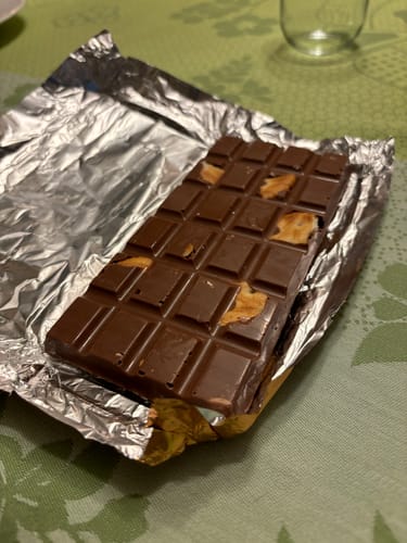 Customer photo review of Hazelnut and Ritz Cracker Milk chocolate bar 100g