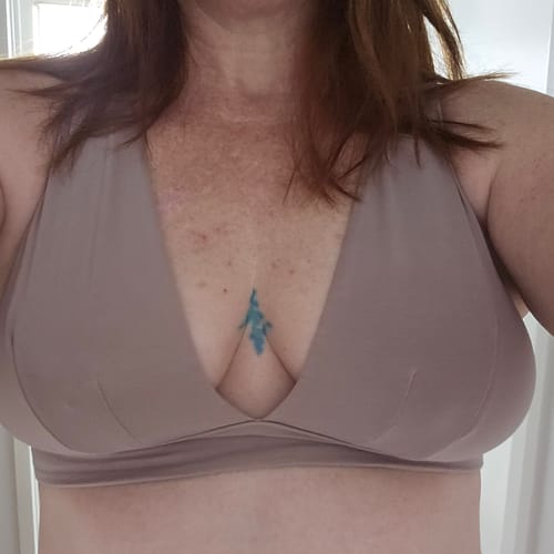 Customer photo review of Busty Bianca Bralette