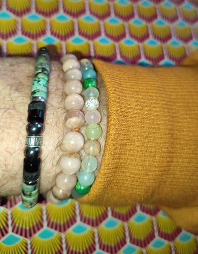 Customer photo review of Bracelet Heishi « Evolution & Courage » Turquoise d'Afrique, Lave, Agate, Hématite