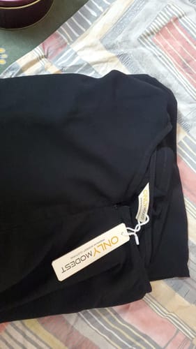 Customer photo review of Simple Kaftan Abaya Black