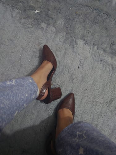 Customer photo review of Croc-Textured Sling Back (Chocolate)