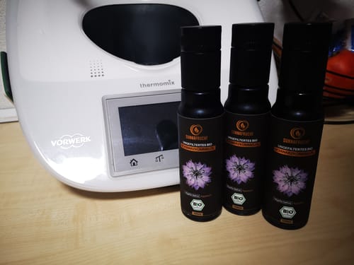 Customer photo review of 3x 100ml BIO Schwarzkümmelöl - 100% nativ, kaltgepresst, ungefiltert, UV-MIRON Flasche