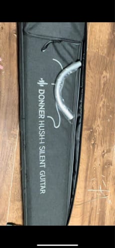 Customer photo review of Donner HUSH-I Headless Silent Travel Guitar