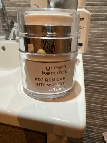 Customer photo review of #RTN CAP 0.1% - Crème intense pour le contour des yeux, Sans Parfum