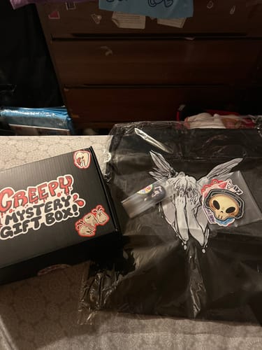 Customer photo review of Creepy Mystery Gift Box