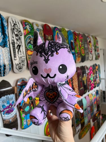 Customer photo review of Frankie the Modeling Bat