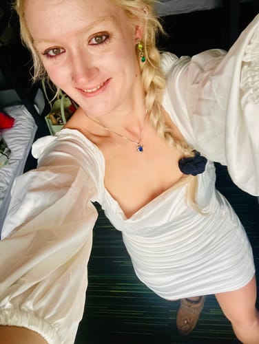 Customer photo review of Invisible Wire Human Hair Extension - Platinum Blonde Balayage