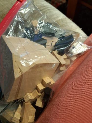 Customer photo review of Hölzernes Intelligenzspielzeug Brain Teaser Game