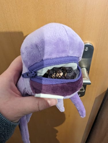 Customer photo review of D&D Mind Flayer Plüsch-Würfelbeutel