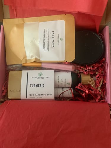 Customer photo review of Luxury Skincare Box $10.00 off applied at checkout