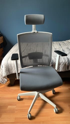 Customer photo review of Silla Oficina Taylor Pro Gris Claro con cabecero