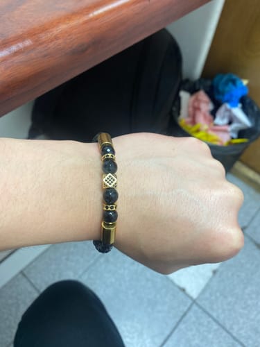 Reseña con foto de un cliente sobre Pulsera Gentleman Onyx & Genuine Leather Private Collection