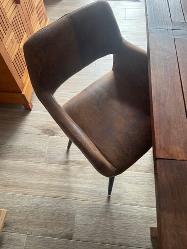 Customer photo review of Lot de 2 chaises de salle à manger rétro vintage avec accoudoirs et assise rembourrée en suédine, pieds en métal noir - CROMWELL BROWN
