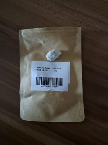 Customer photo review of 🥥 Raffaelo Rockz 70% CBD