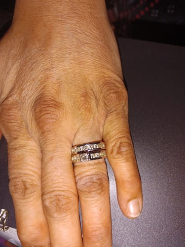 Customer photo review of 1.95-3.10 CT Princess & Round Cut Natural Diamonds - Bridal Set