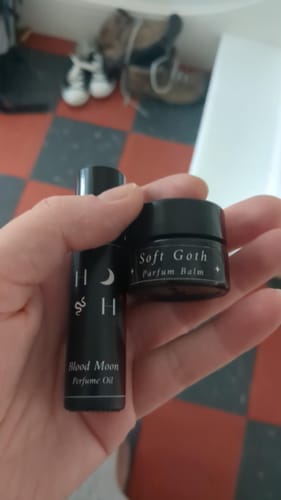 Customer photo review of Soft Goth | Parfum Balm “Gothic Gourmand” 5g