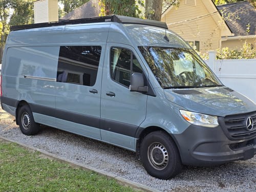 Customer photo review of MERCEDES SPRINTER ROOF RACK