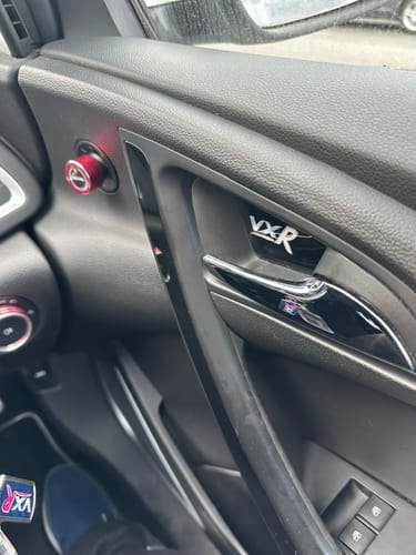 Customer photo review of Vauxhall Astra J / Opel VXR Door Pull Gel Badges
