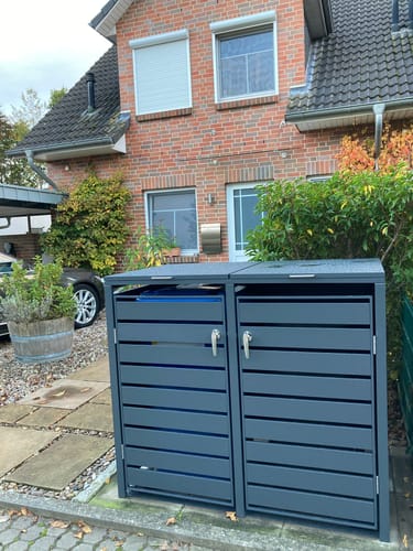 Customer photo review of AlbersDesign Mülltonnenbox MB6 Anthrazit (RAL7016) personalisiert mit Edelstahl-Schildern