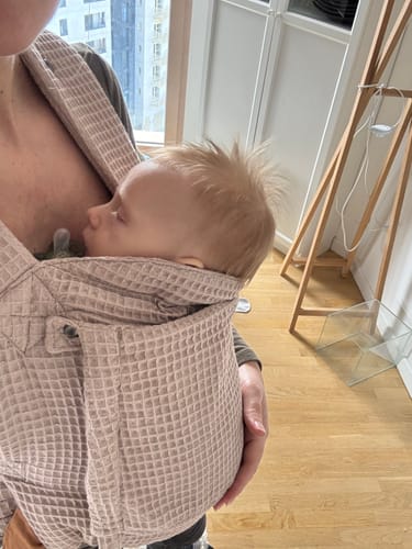 Customer photo review of Taupe Waffle Exquis Baby Carrier